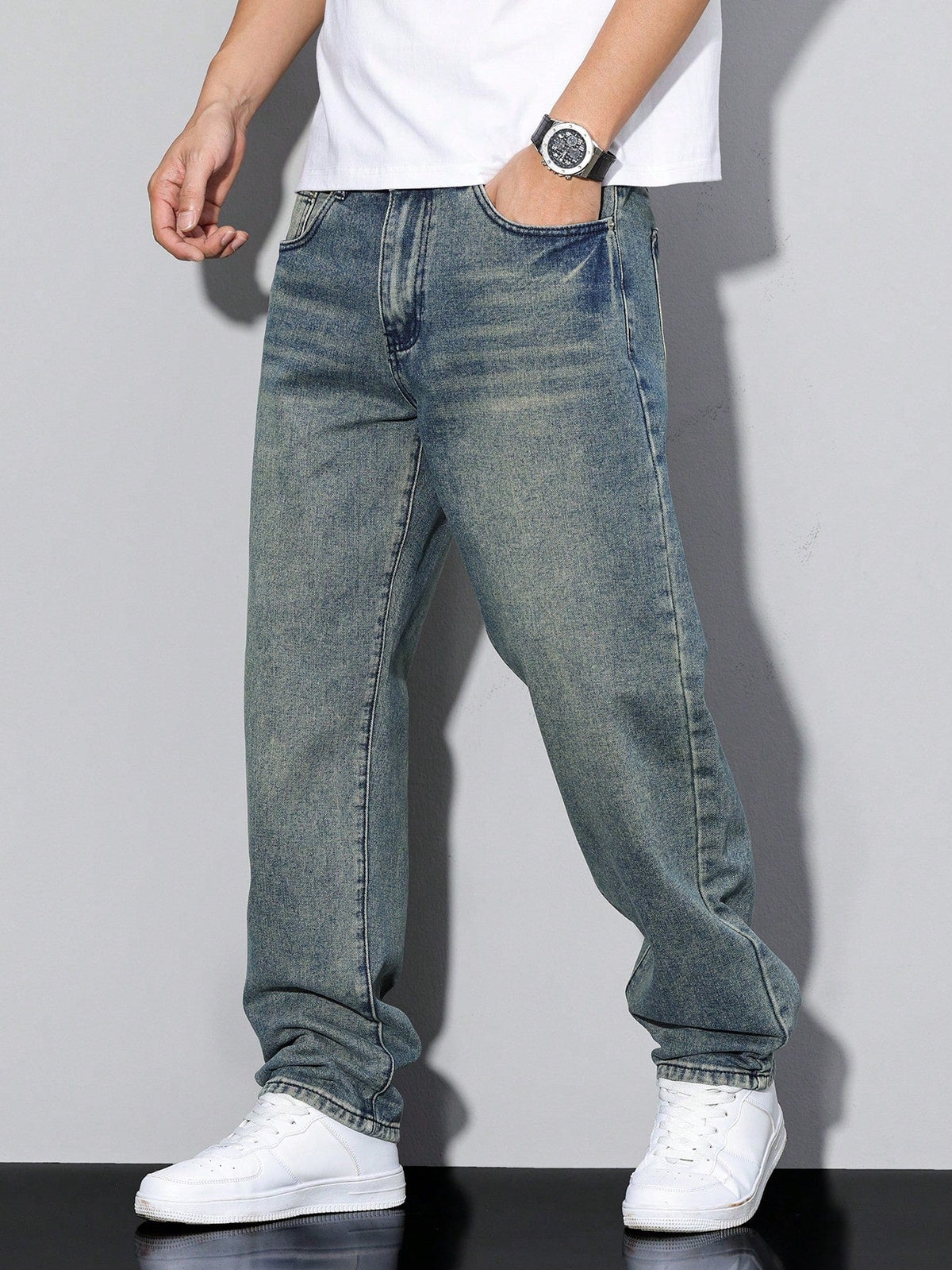 Relaxed Fit Wide Leg Denim Jeans