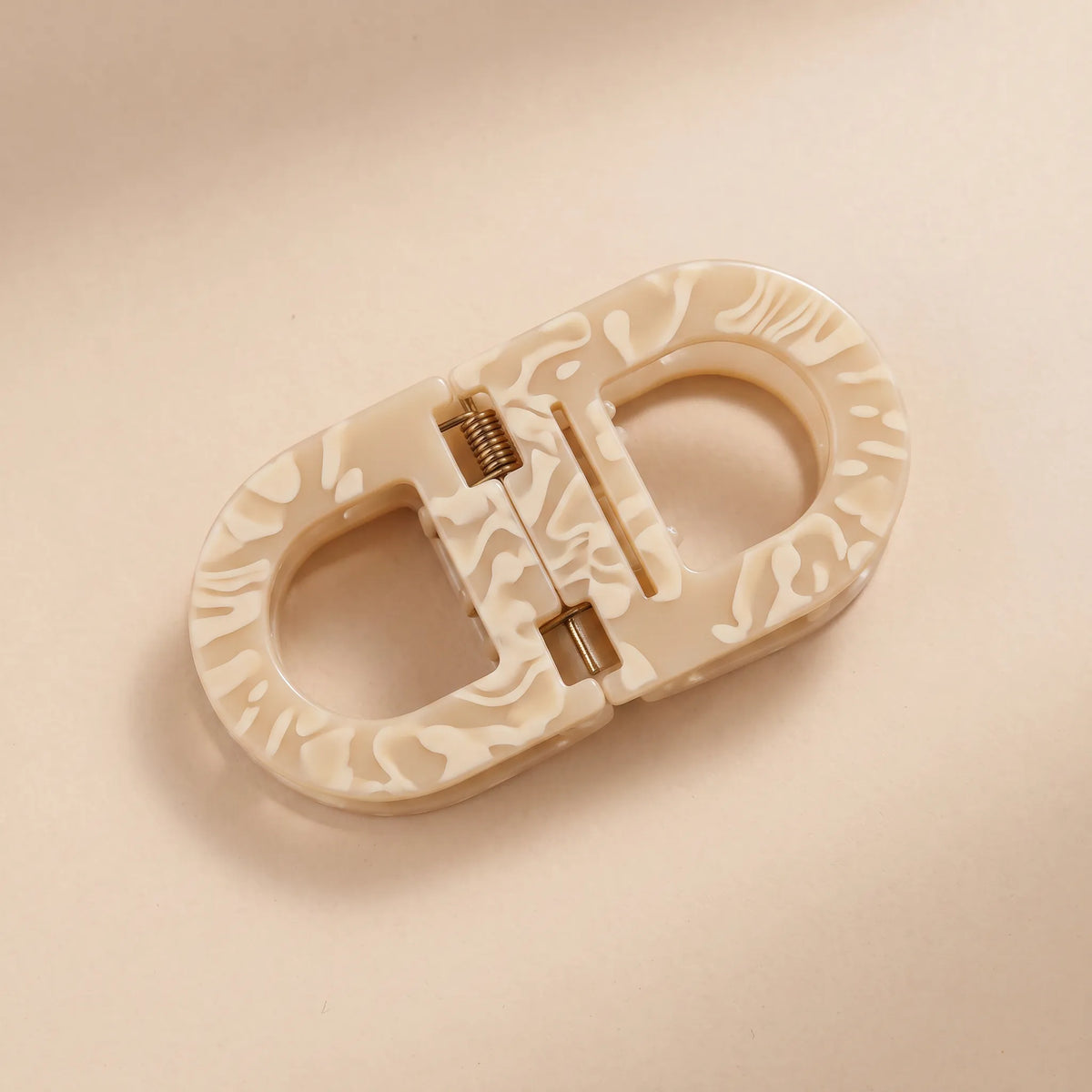 Flat Grip Magnetic Hair Clip with Comfortable Secure Hold
