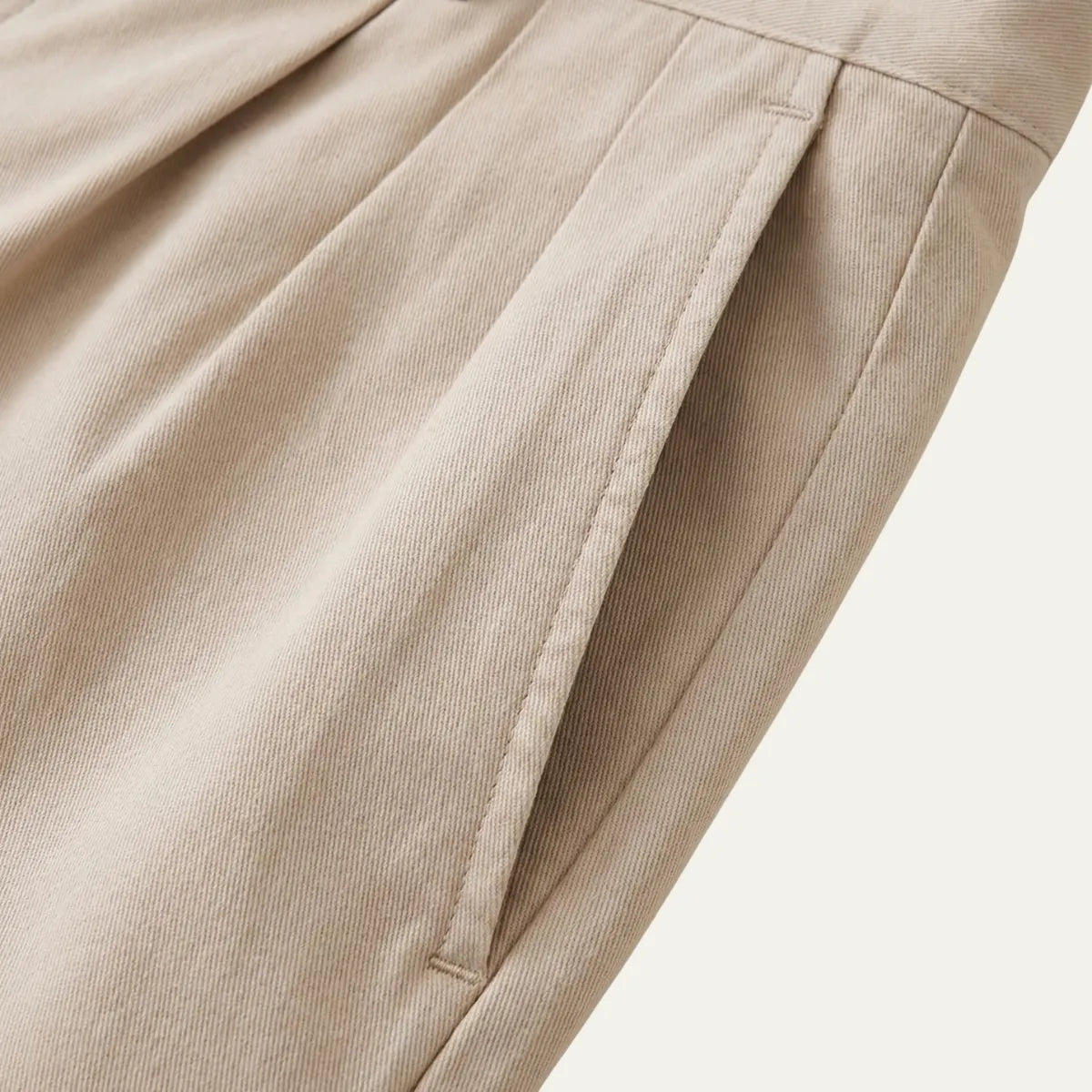 Men's Classic Pleated Chino Shorts with Cuffed Hem