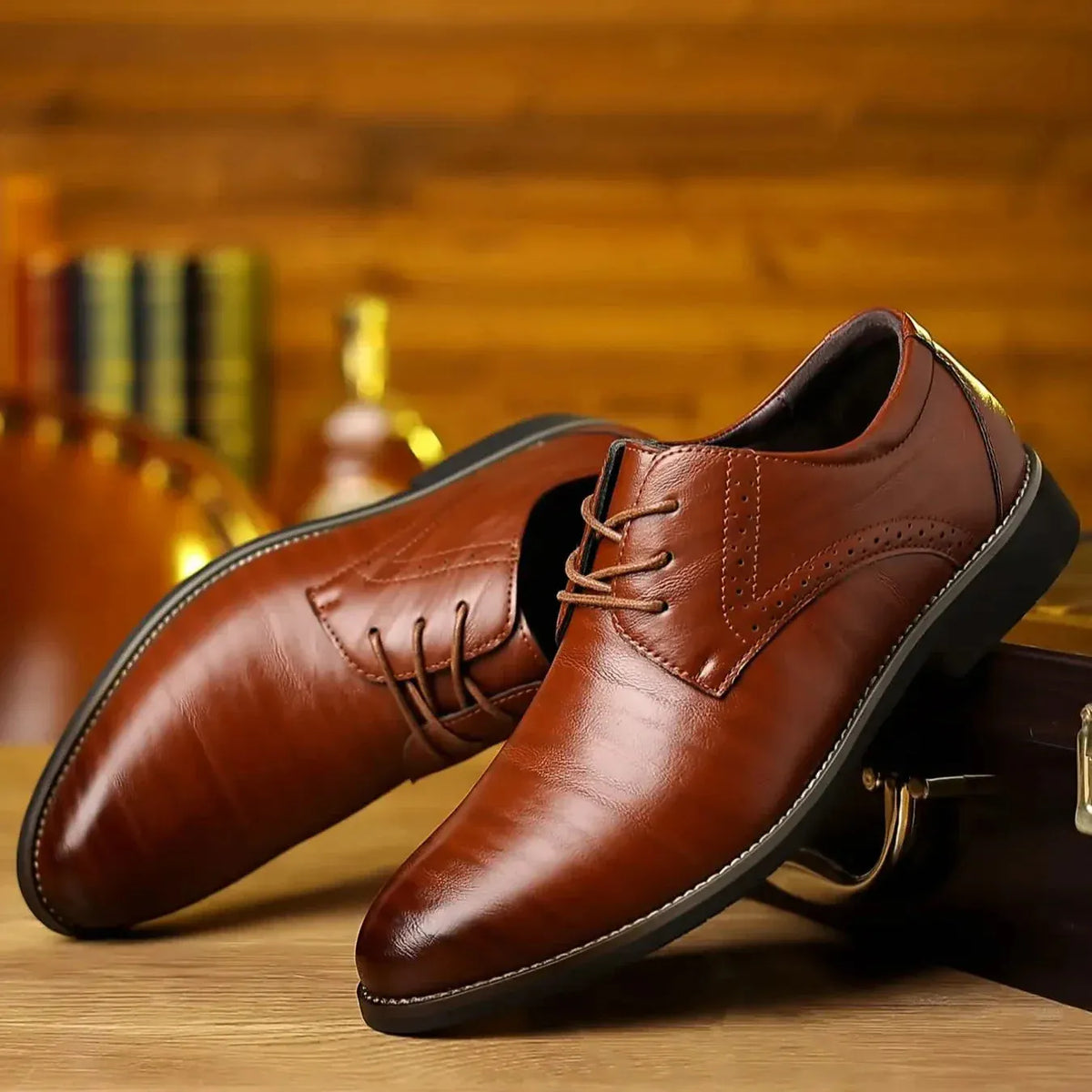 Men's Closed-Lace Oxford Shoes with Brogue Detailing