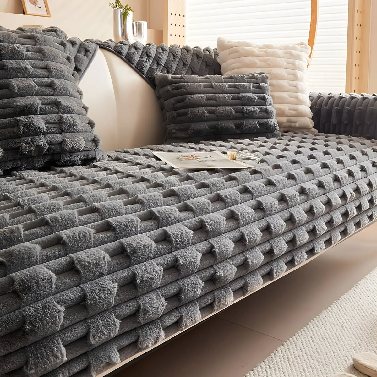 Non-Slip Plush Pet Couch Cover with Protective Mat