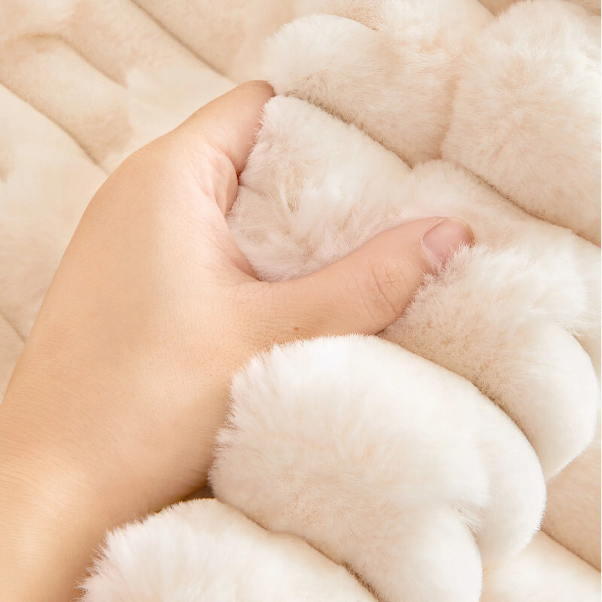 Non-Slip Plush Pet Couch Cover with Protective Mat
