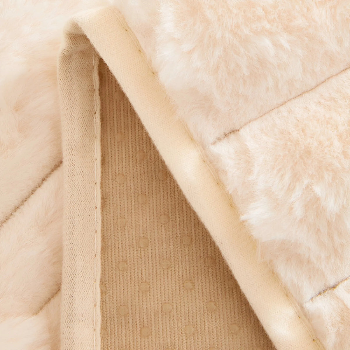 Non-Slip Plush Pet Couch Cover with Protective Mat