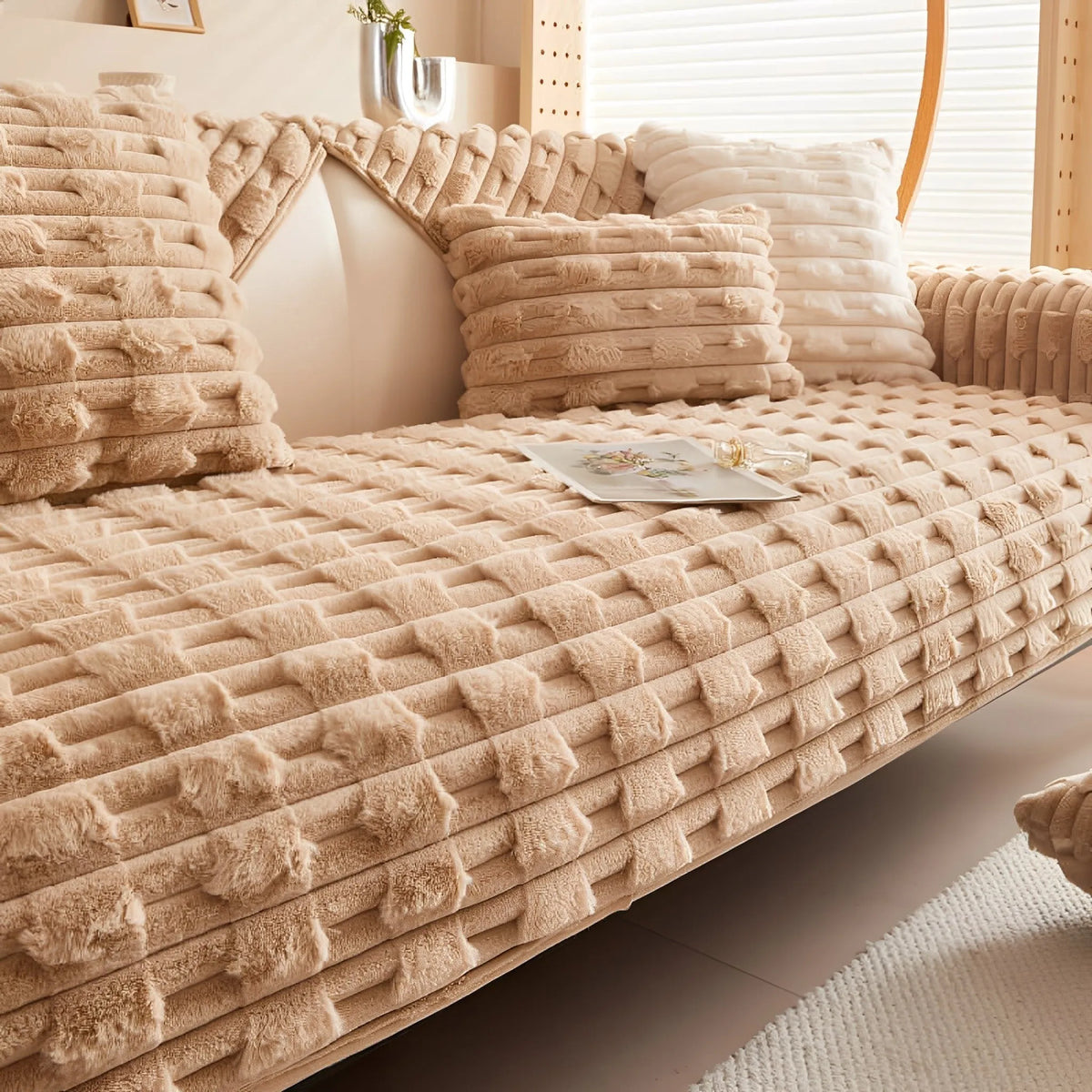 Non-Slip Plush Pet Couch Cover with Protective Mat