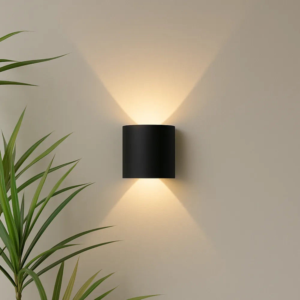 Outdoor LED Wall Light with IP65 Weatherproof Design
