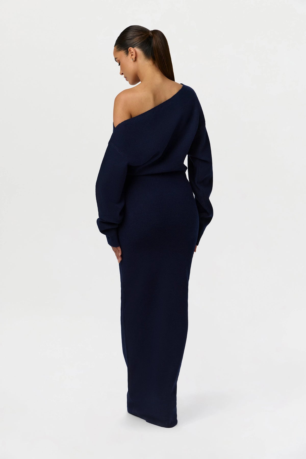 Women's Elegant Knit Maxi Dress with Off-Shoulder Neckline