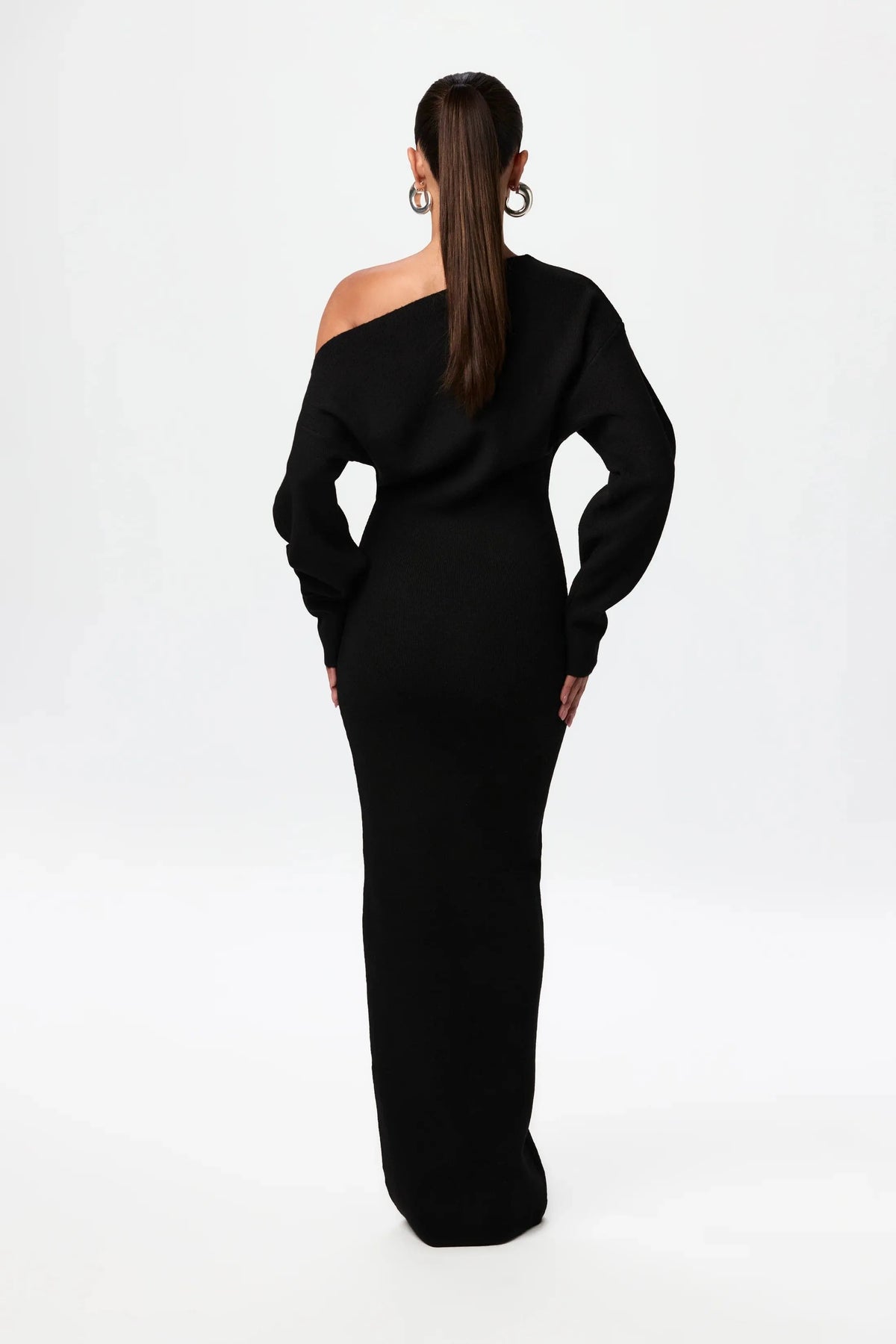 Women's Elegant Knit Maxi Dress with Off-Shoulder Neckline