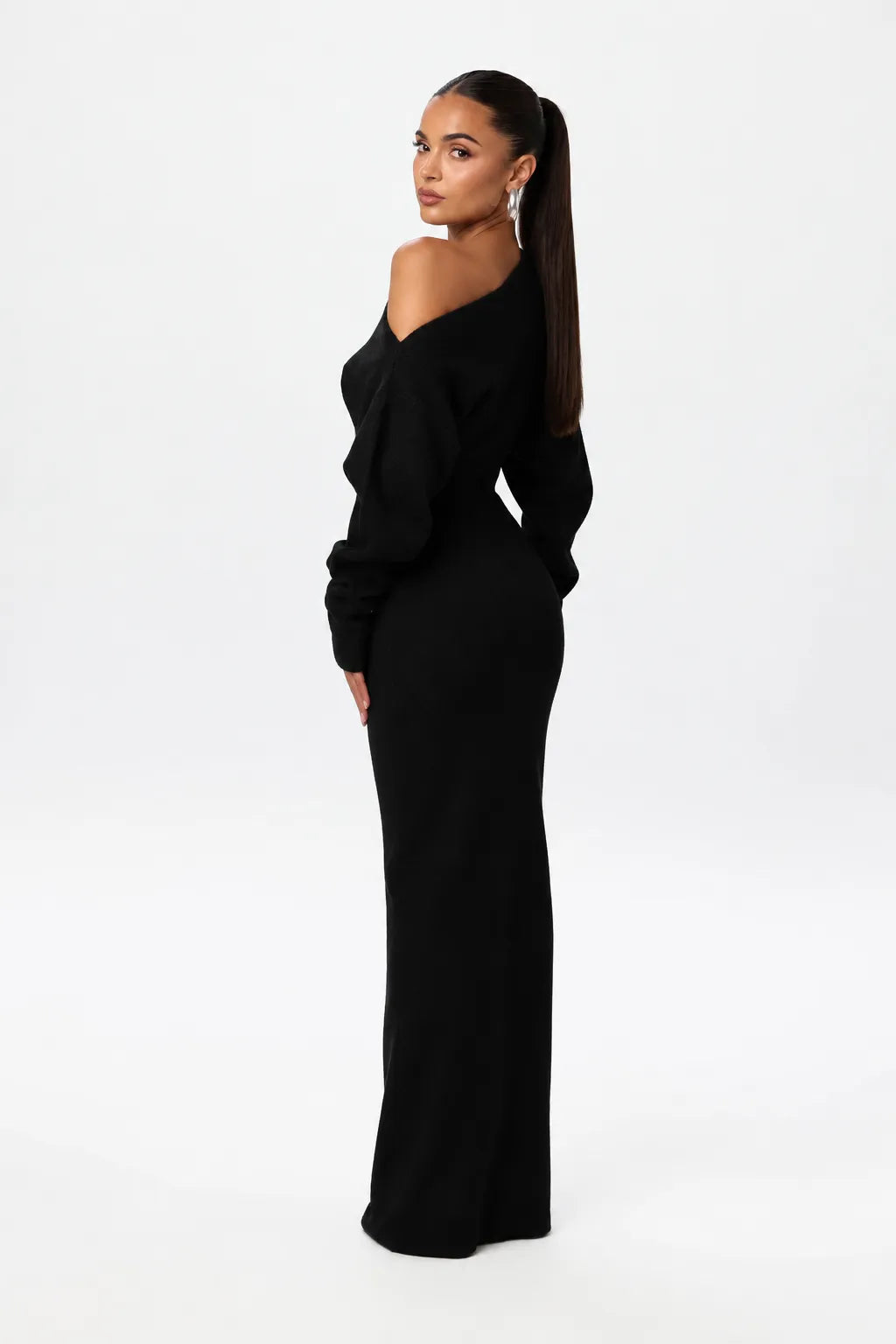 Women's Elegant Knit Maxi Dress with Off-Shoulder Neckline