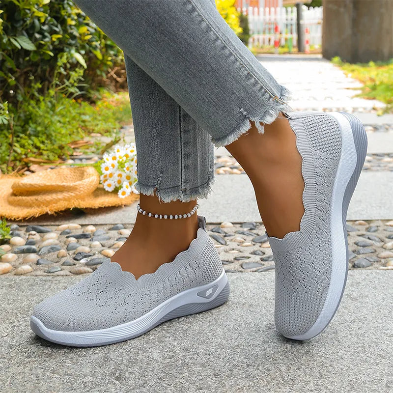 Women's Lightweight Breathable Walking Shoes with Cushioned Insole