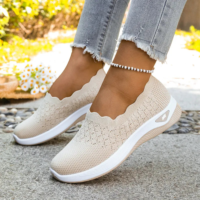 Women's Lightweight Breathable Walking Shoes with Cushioned Insole