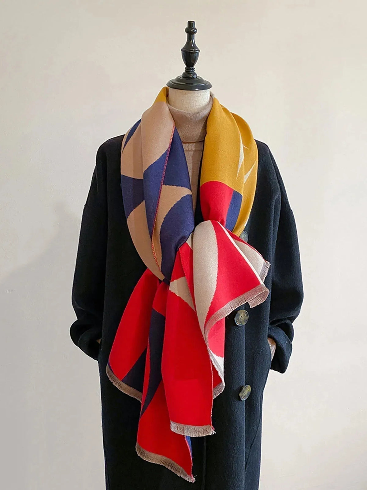 Women's Reversible Cashmere Blend Scarf for Warmth and Elegance