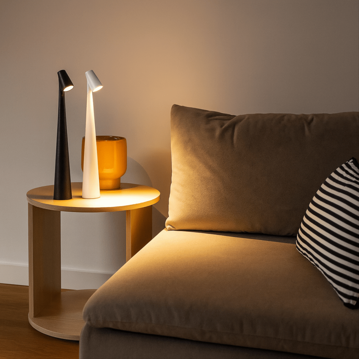 AuraGlow - Moderne kabellose Tischlampe