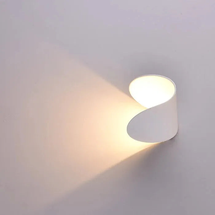 Adjustable Up and Down LED Wall Lamp with Warm Light