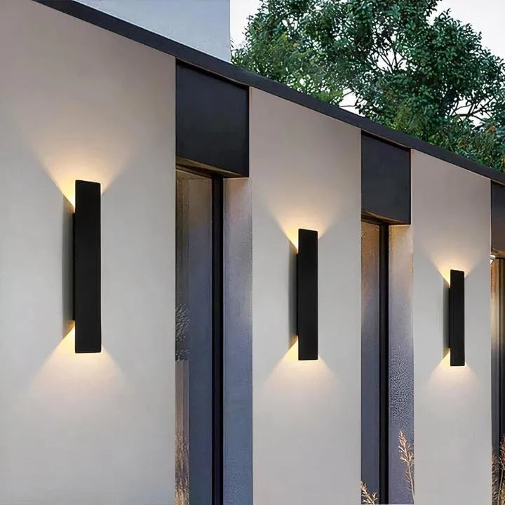 Outdoor Up and Down LED Wall Light with Weatherproof Housing