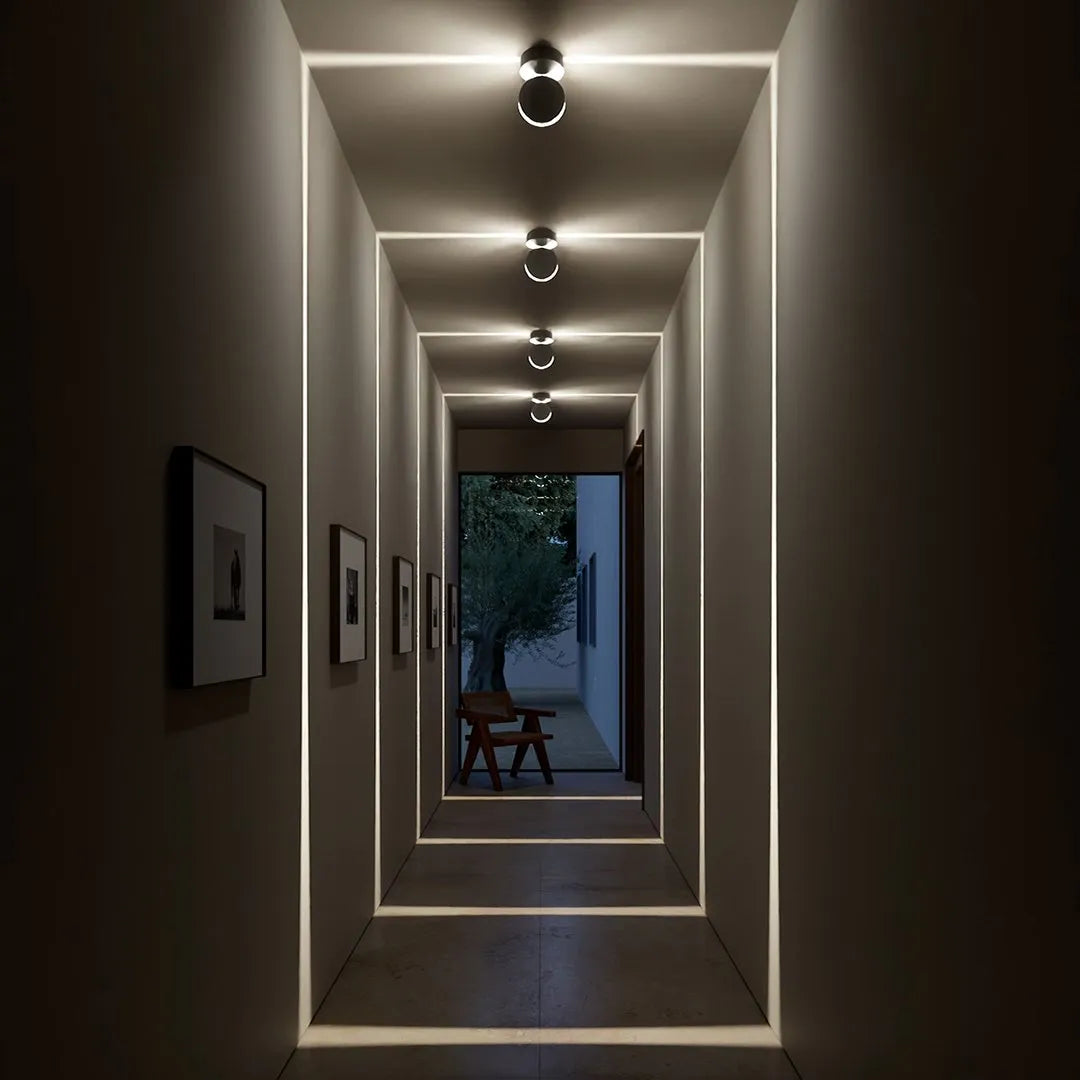 Rotating LED Wall Lamp with Square Light Beam
