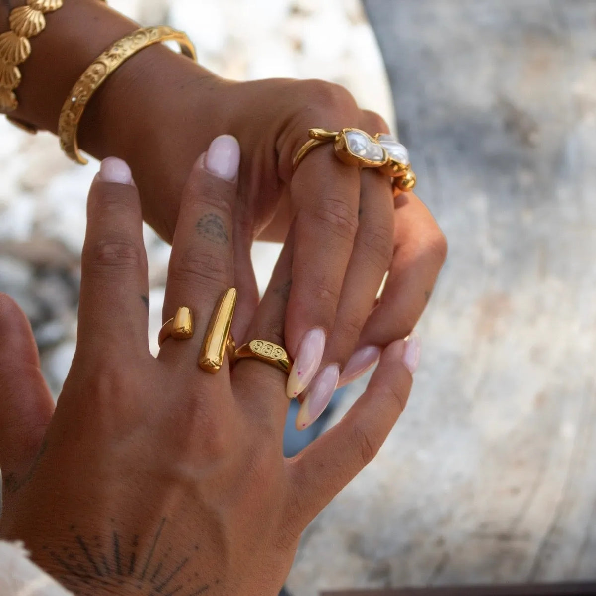 Women's Adjustable Sculptural Gold Ring with Modern Silhouette