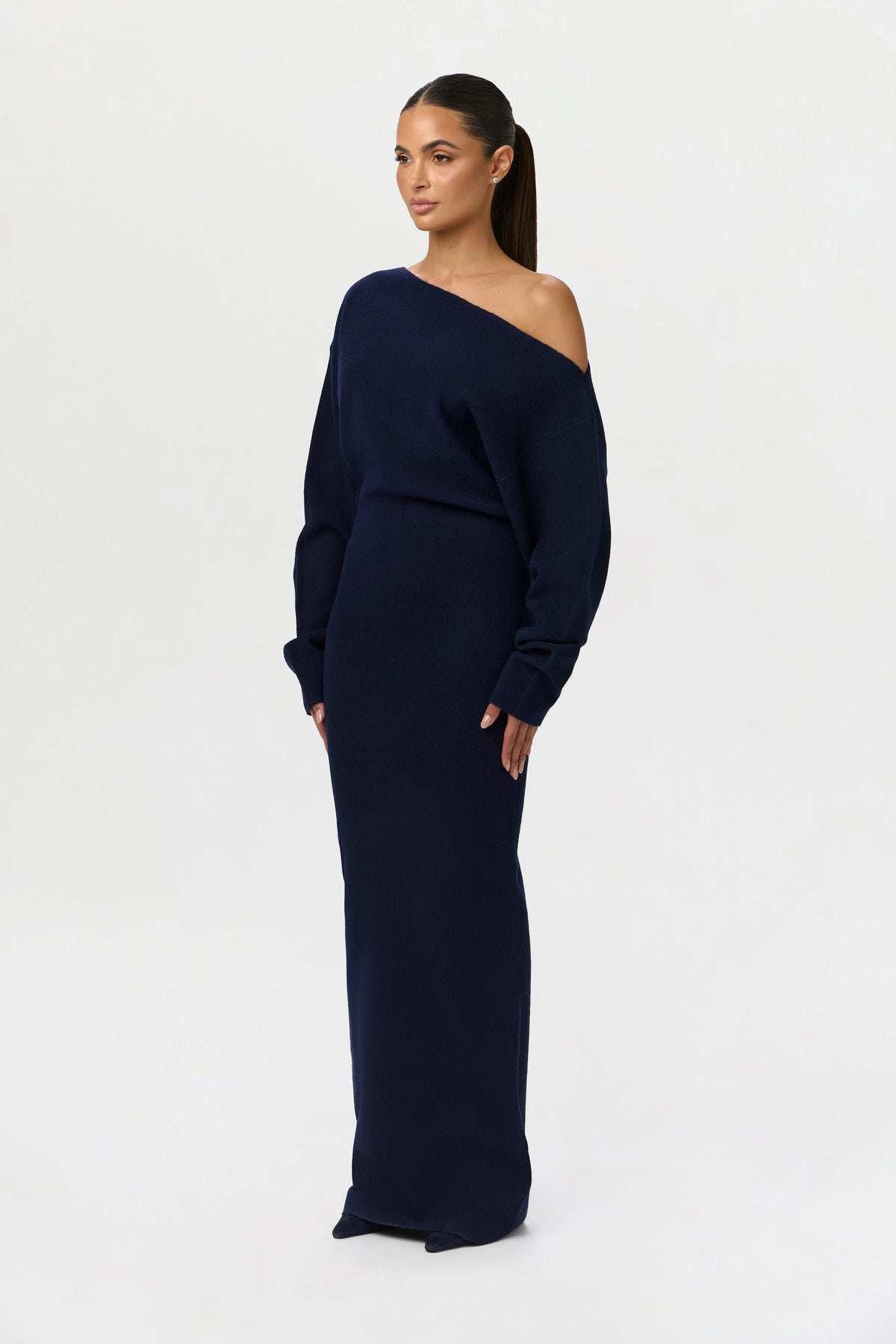 Women's Elegant Knit Maxi Dress with Off-Shoulder Neckline