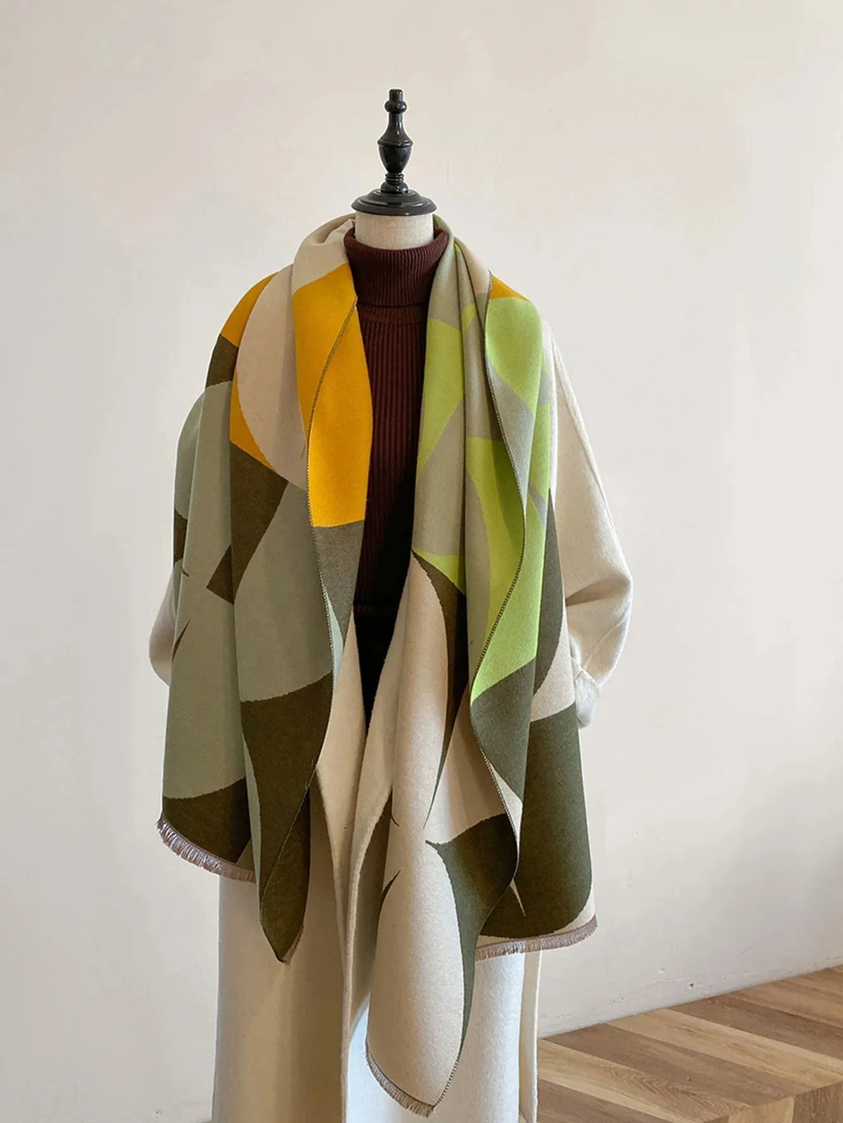 Women's Reversible Cashmere Blend Scarf for Warmth and Elegance
