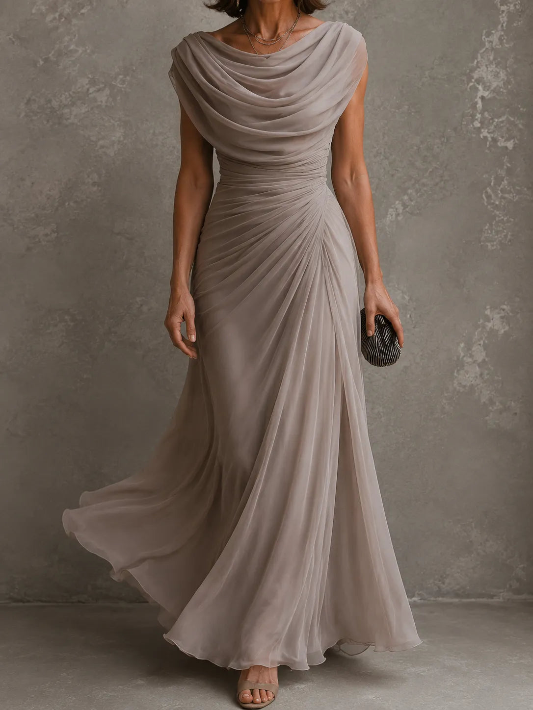 Women's Sleeveless Maxi Dress with Flowing Floor-Length Skirt